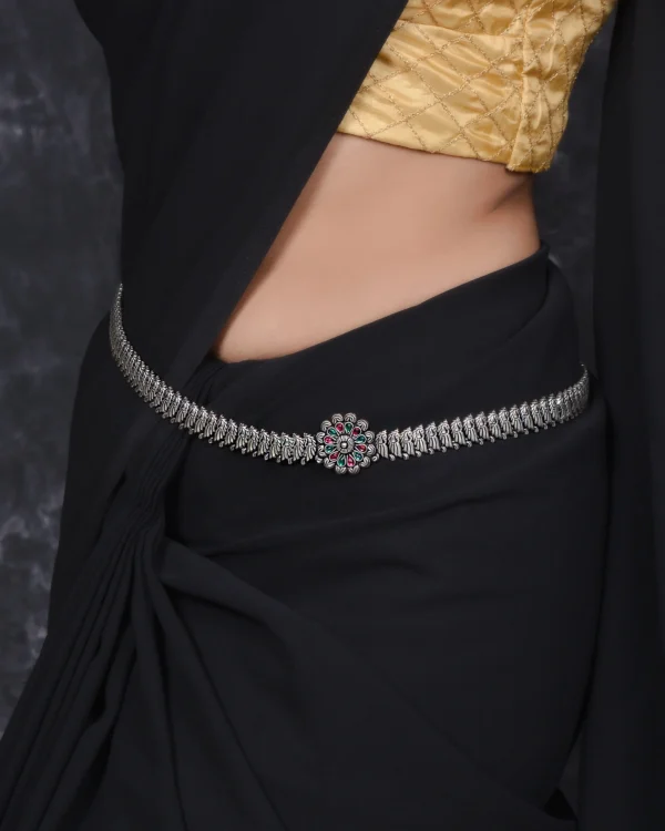 Oxidized Kamarbandh: A Traditional and Modern Blend in Jewelry