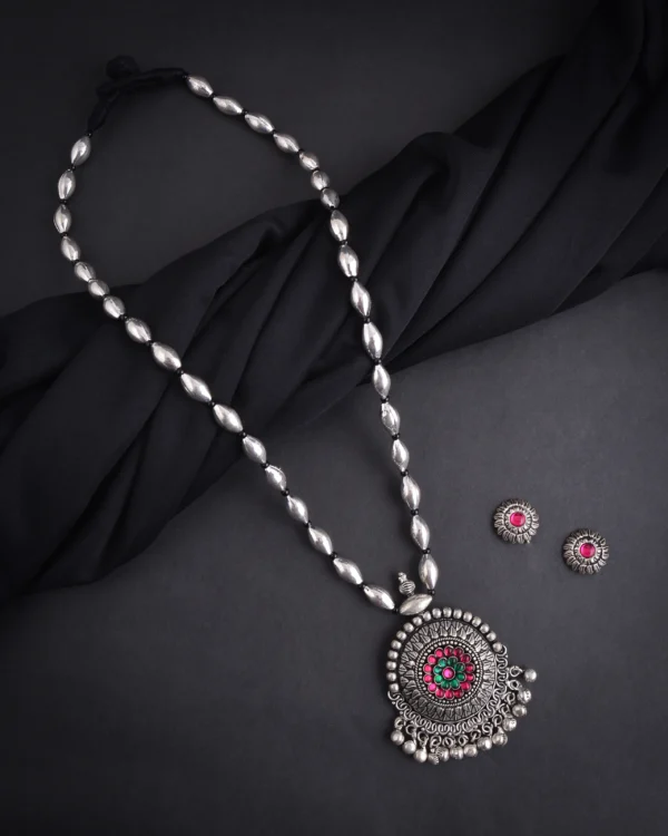 Kolhapuri Single Layer Pendant Bormala Long Necklace