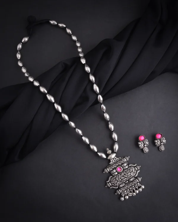 Kolhapuri Single Layer Pendant Bormala Long Necklace