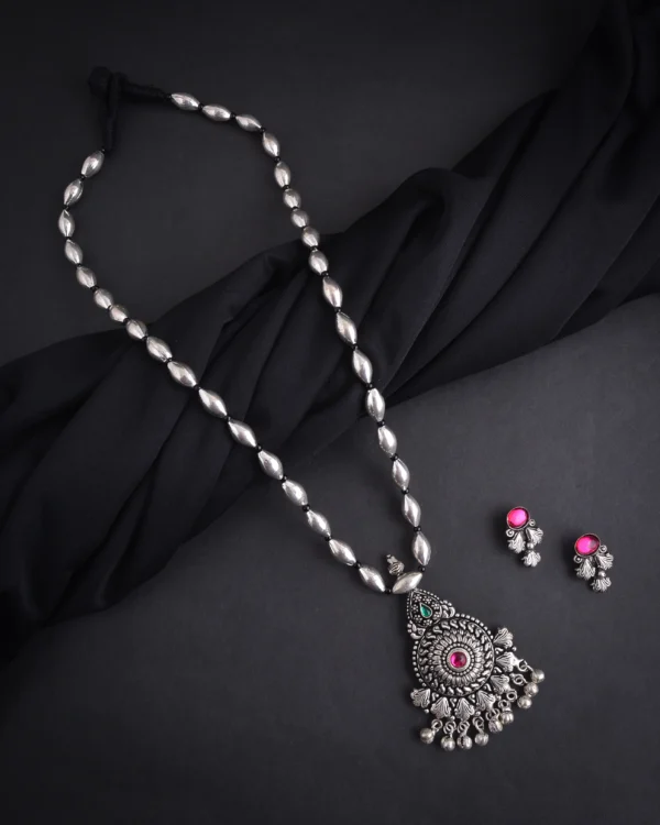 Kolhapuri Single Layer Pendant Bormala Long Necklace