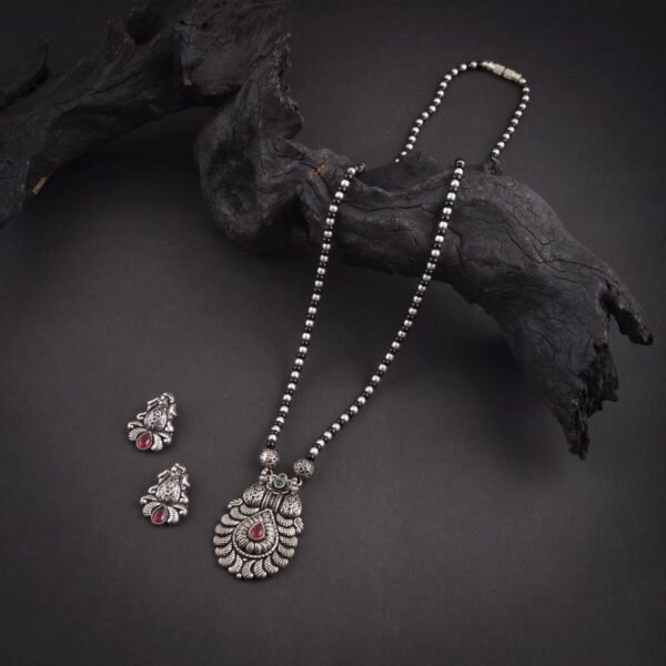 Oxidised Mangalsutra: A Fusion of Tradition and Contemporary Elegance